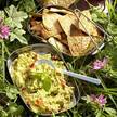 Chunky guacamole med sunde chips